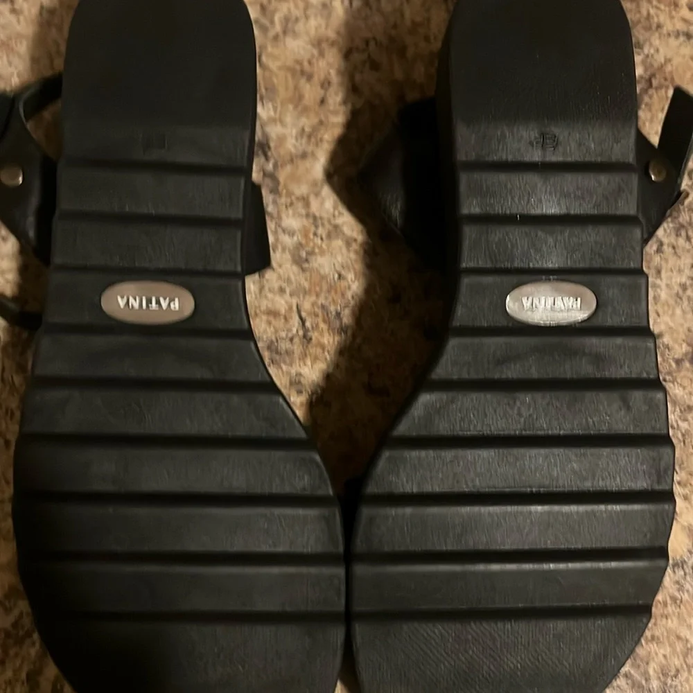 PATINA black leather sandals size 8.5. Excellent condition. Only wore few times - Picture 4 of 7